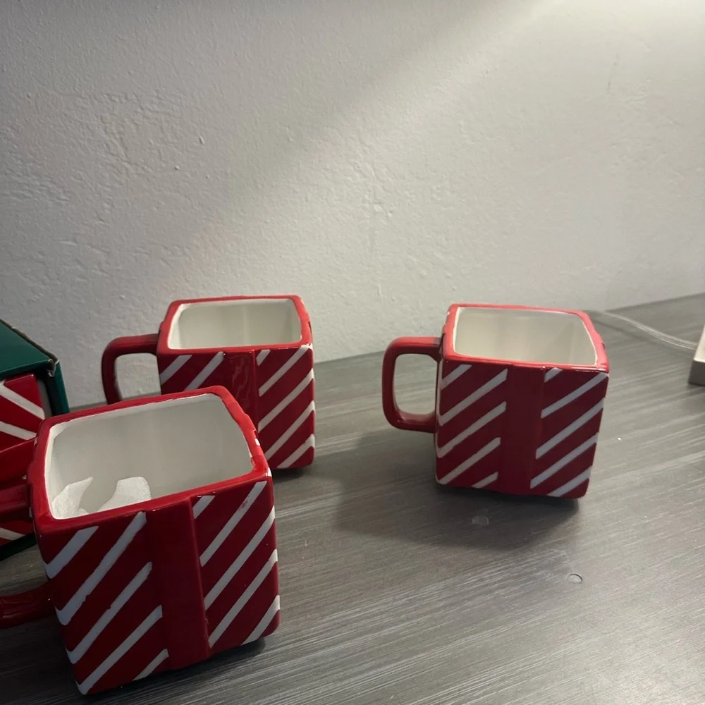 🆕North Spruce Lane Set of 3 Stacking Mugs